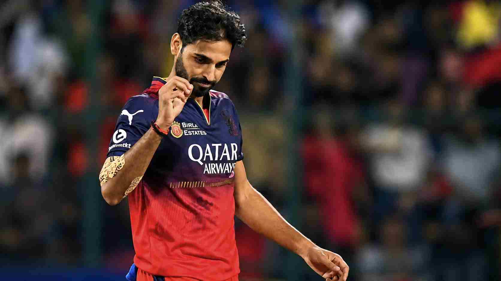 क्या Bhuvneshwar Kumar का टीम इंडिया करियर खत्म हो गया? आकाश चोपड़ा के बयान ने बढ़ाई फैंस की चिंता
